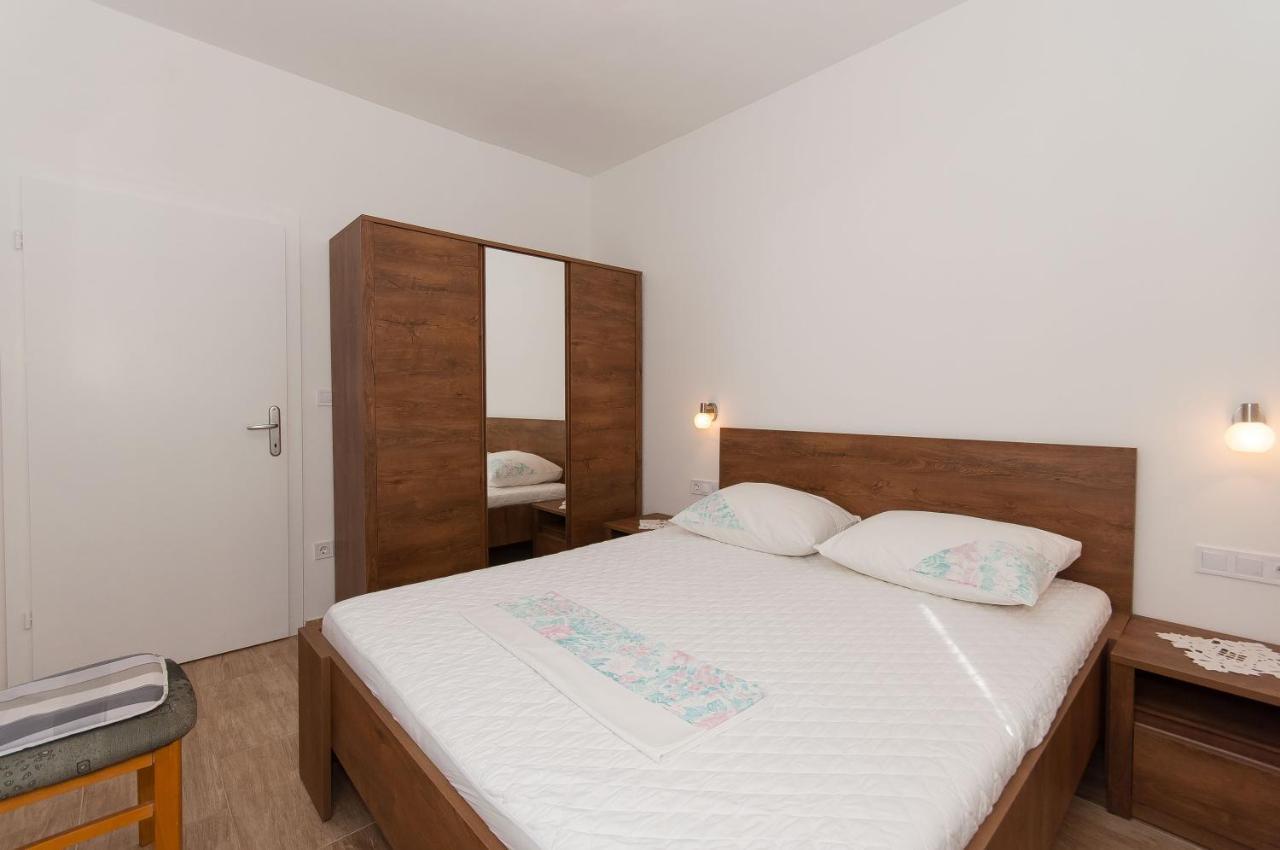 Apartments Marija Писак Екстериор снимка