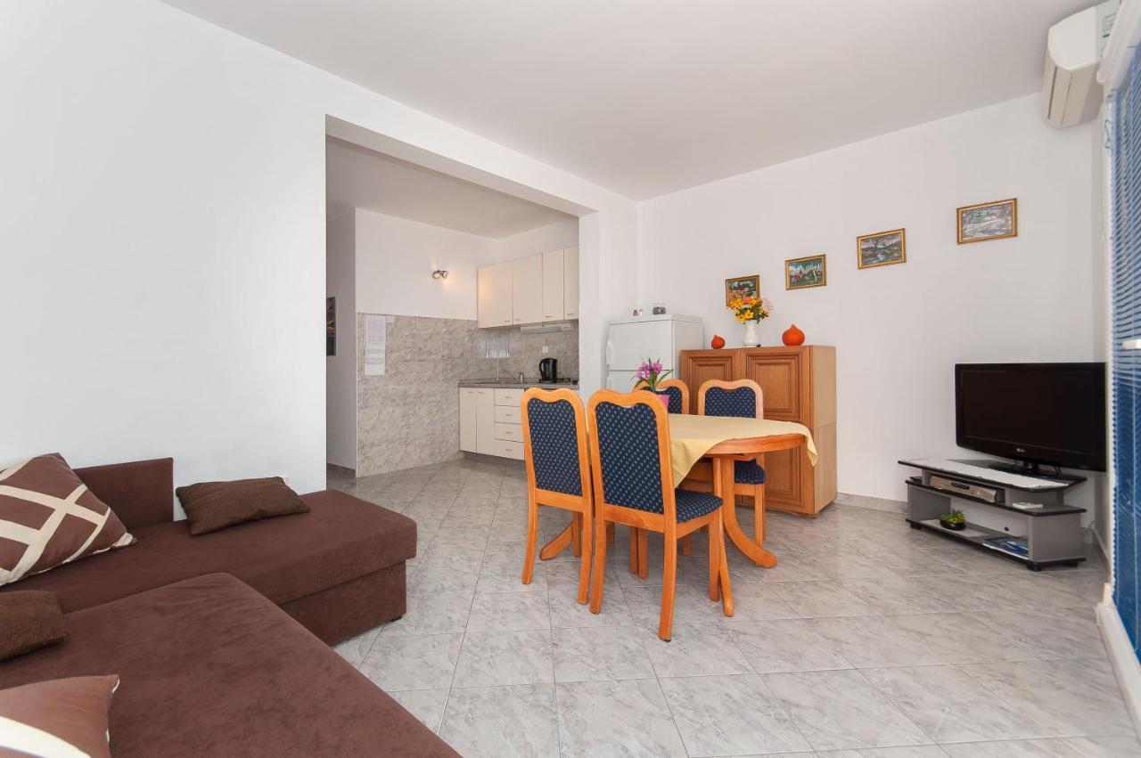 Apartments Marija Писак Екстериор снимка