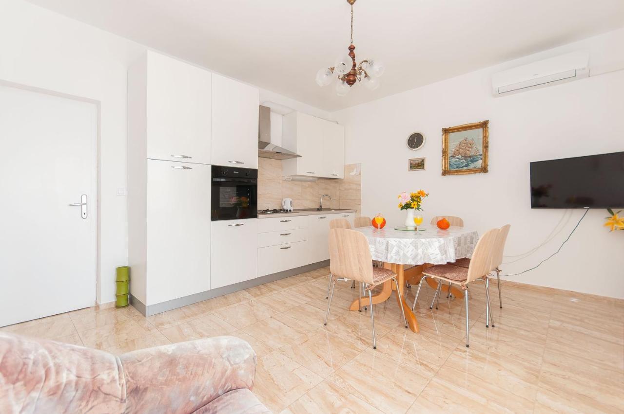 Apartments Marija Писак Екстериор снимка