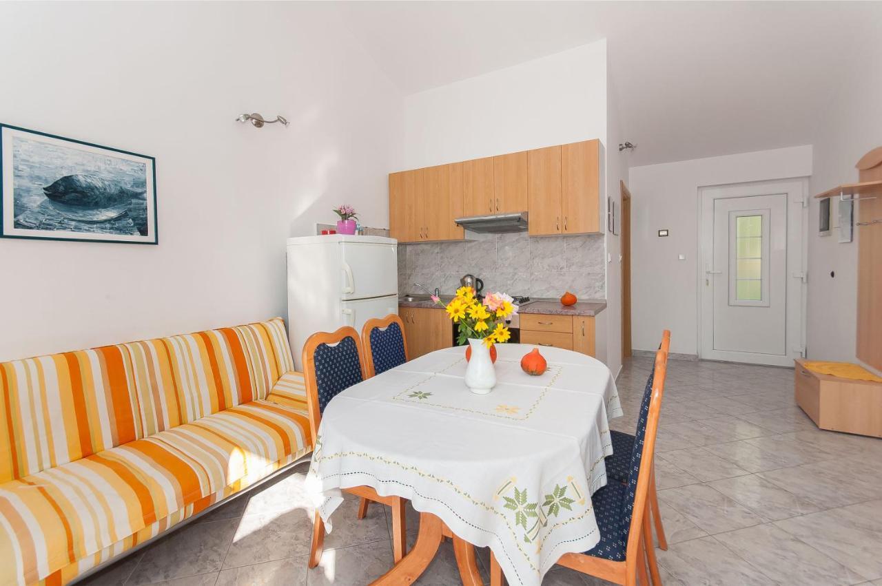 Apartments Marija Писак Екстериор снимка