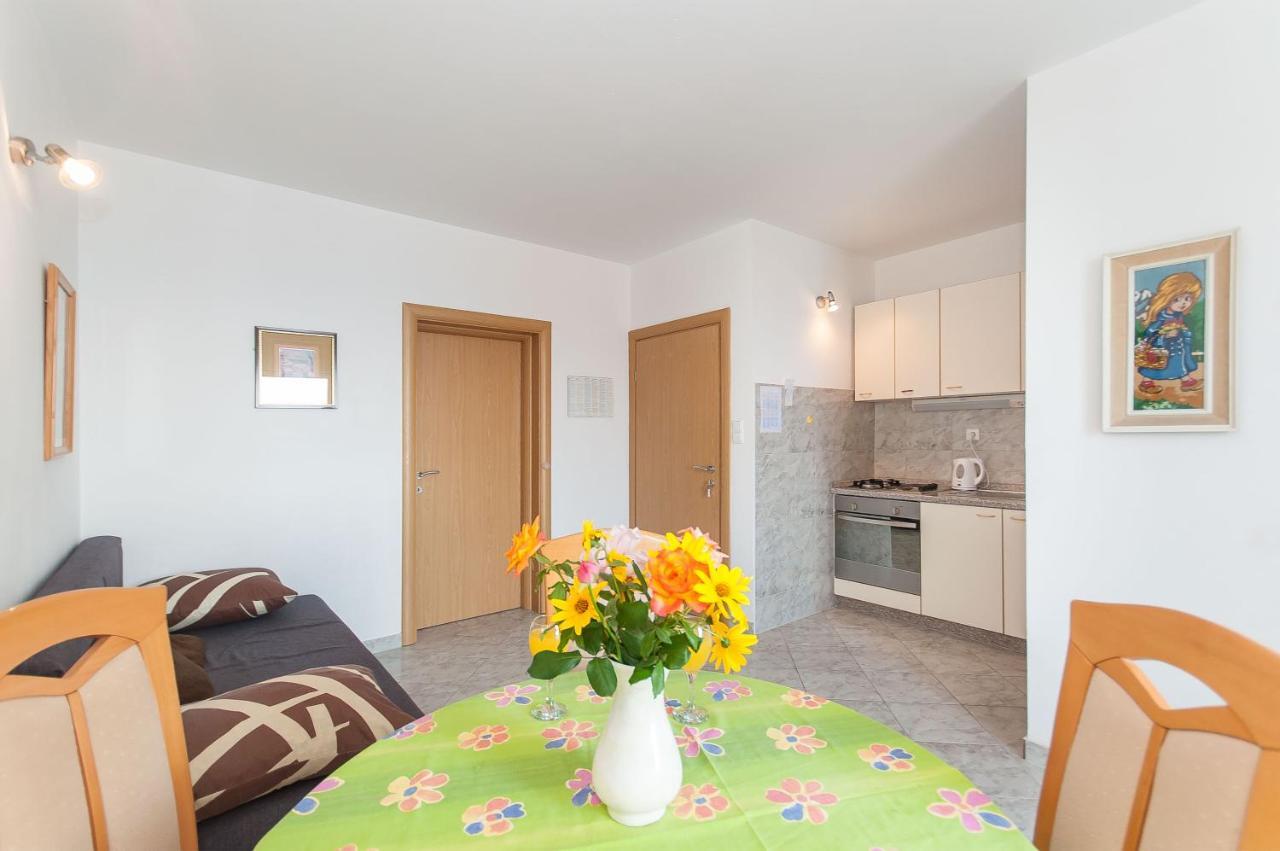 Apartments Marija Писак Екстериор снимка