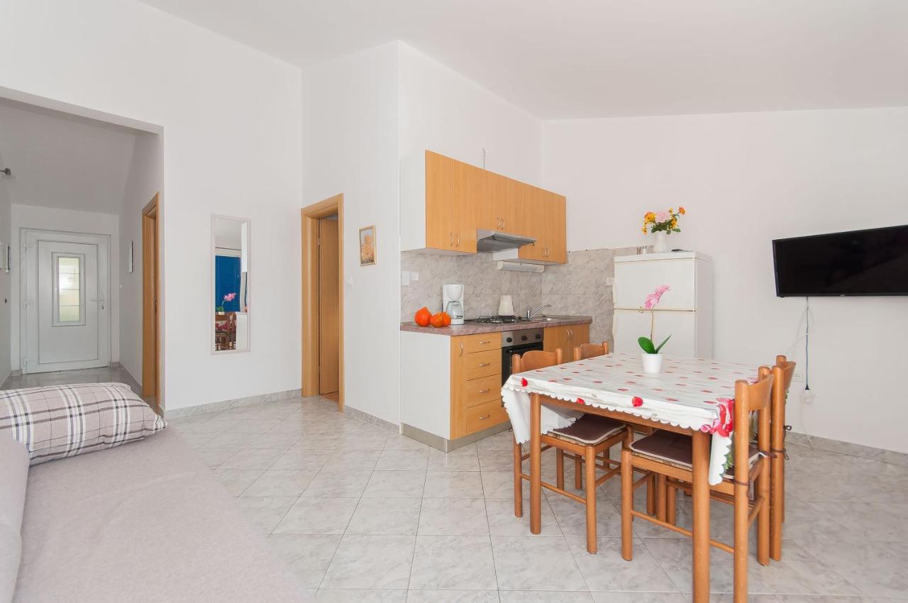 Apartments Marija Писак Екстериор снимка